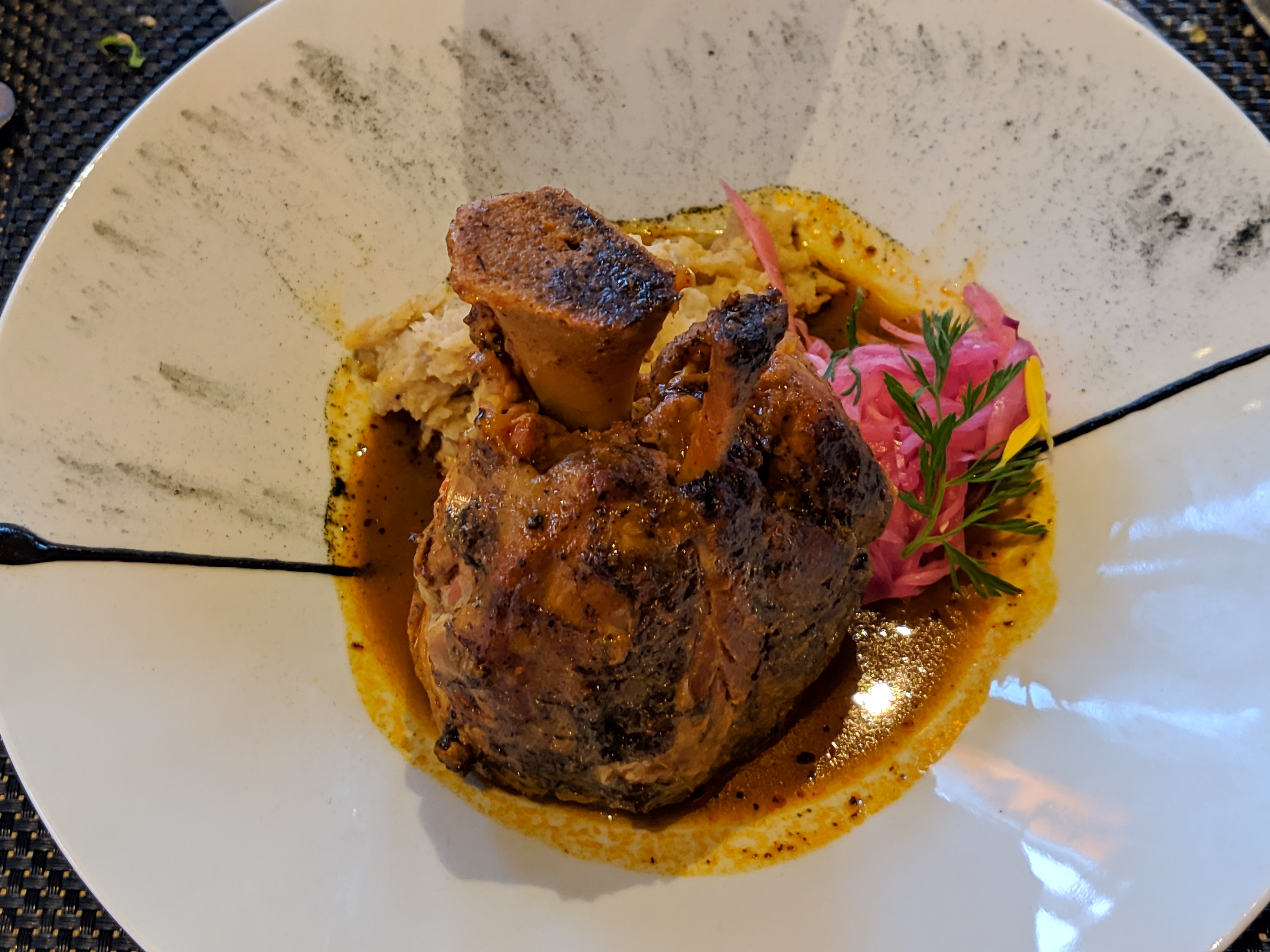 00000IMG_00000_BURST20190803191630628_COVER